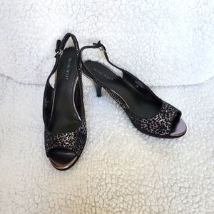 Nine west sling back heels silver and black size 7.5